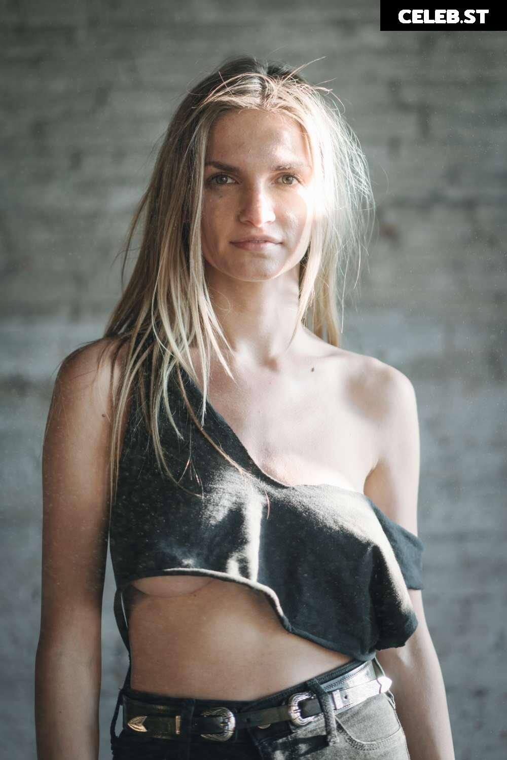 Alexis Reed Image 3151143