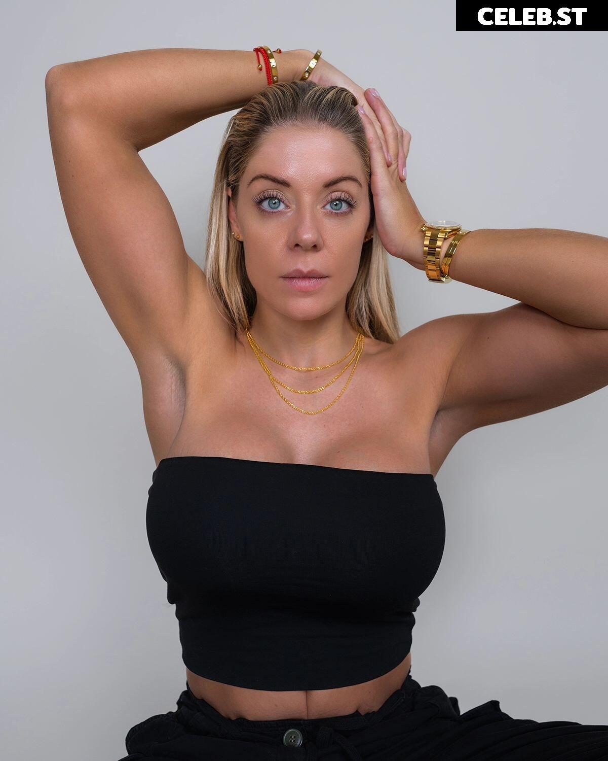 Mia Sand Image 3143463