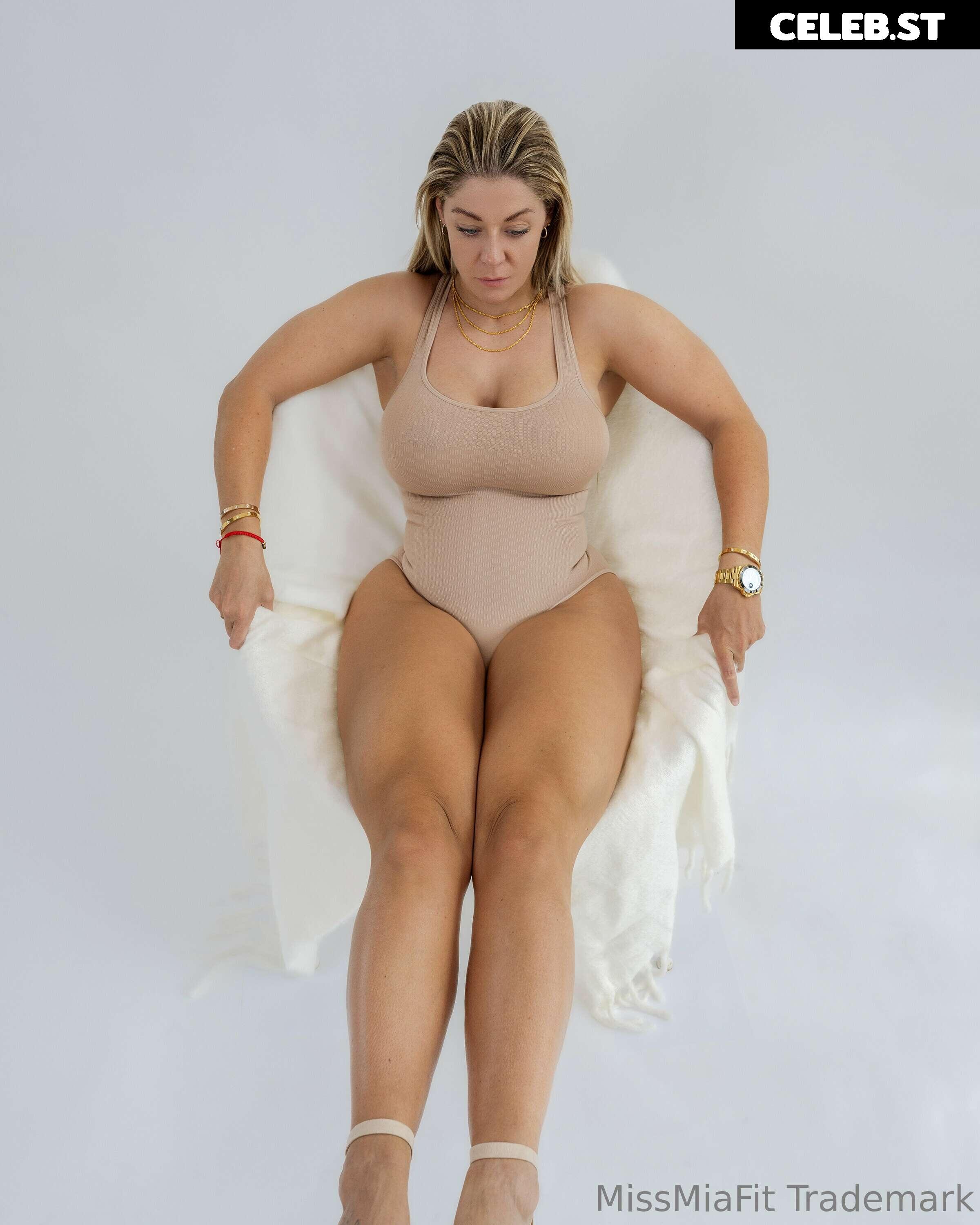 Mia Sand Image 3125459