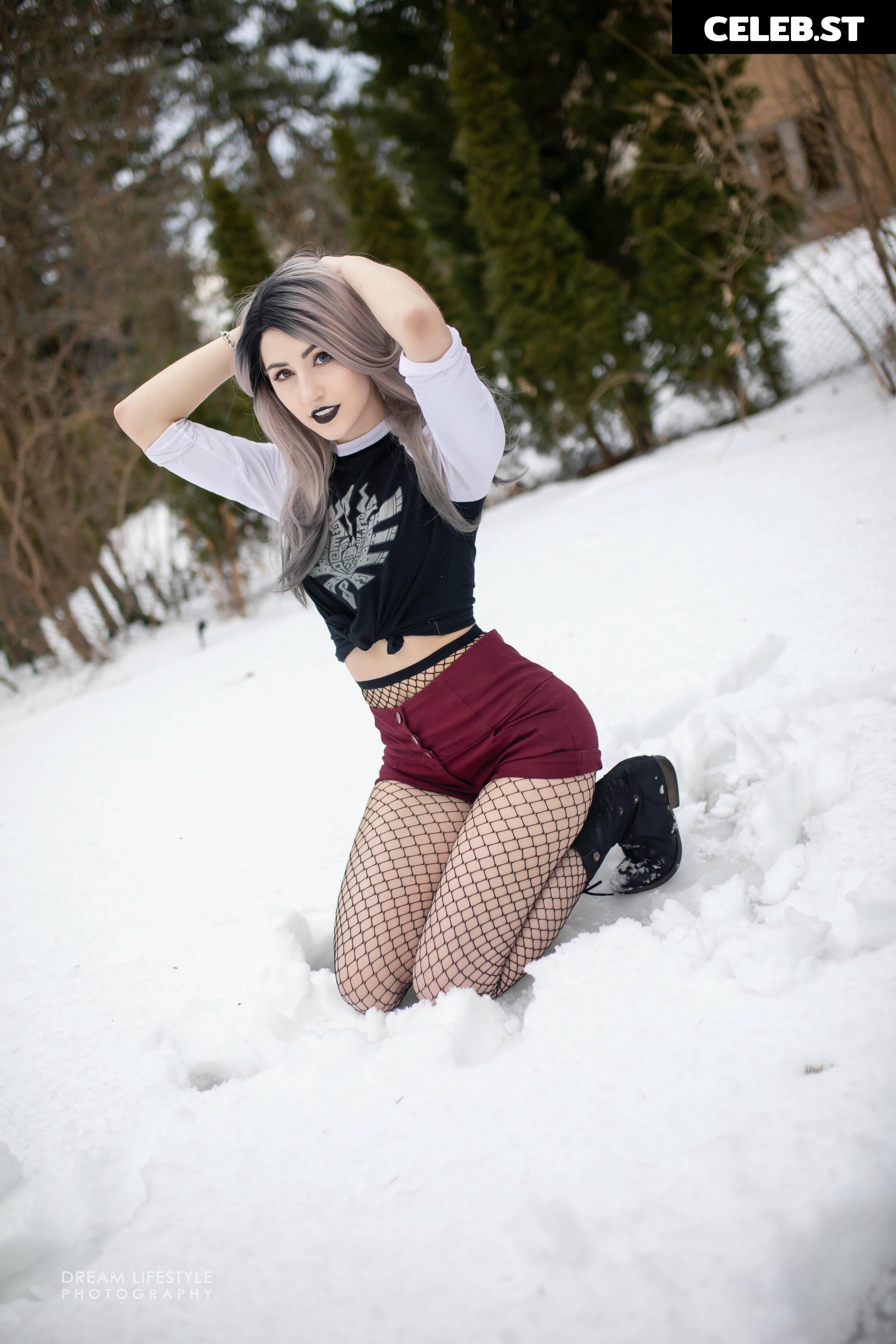 Luxlo Cosplay Image 3112010