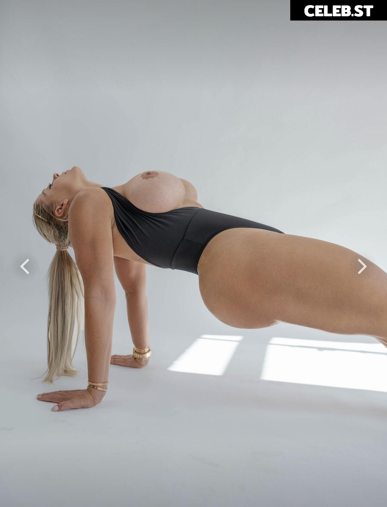 Mia Sand Image 3104613