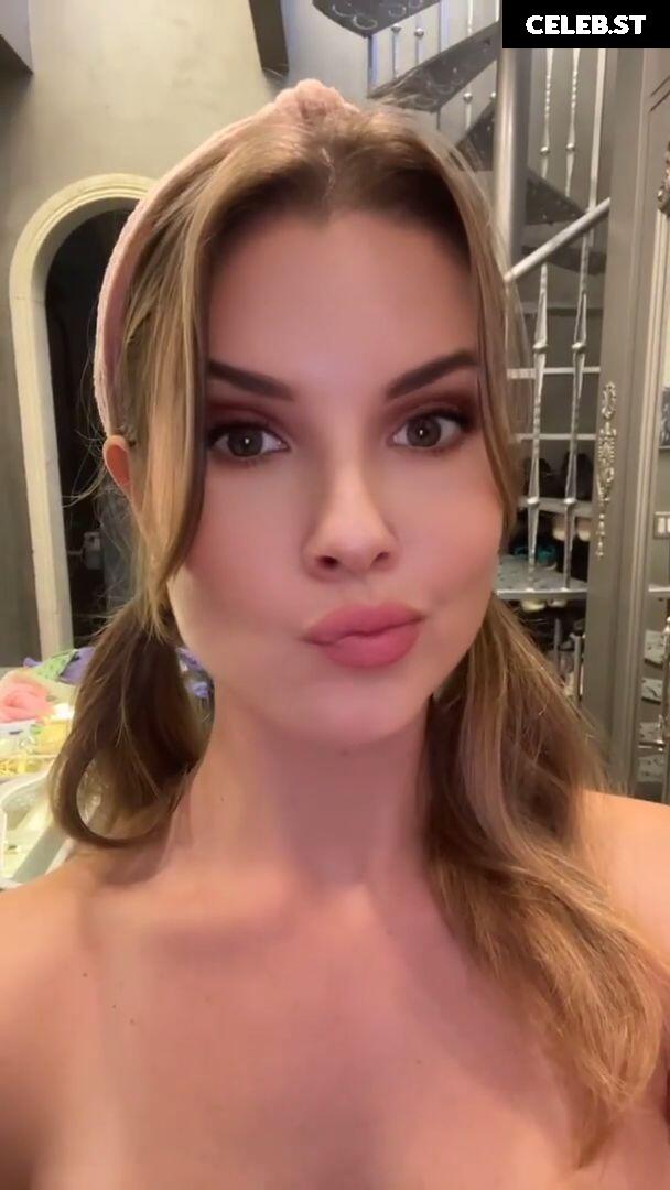 Amanda Cerny Image 3104079