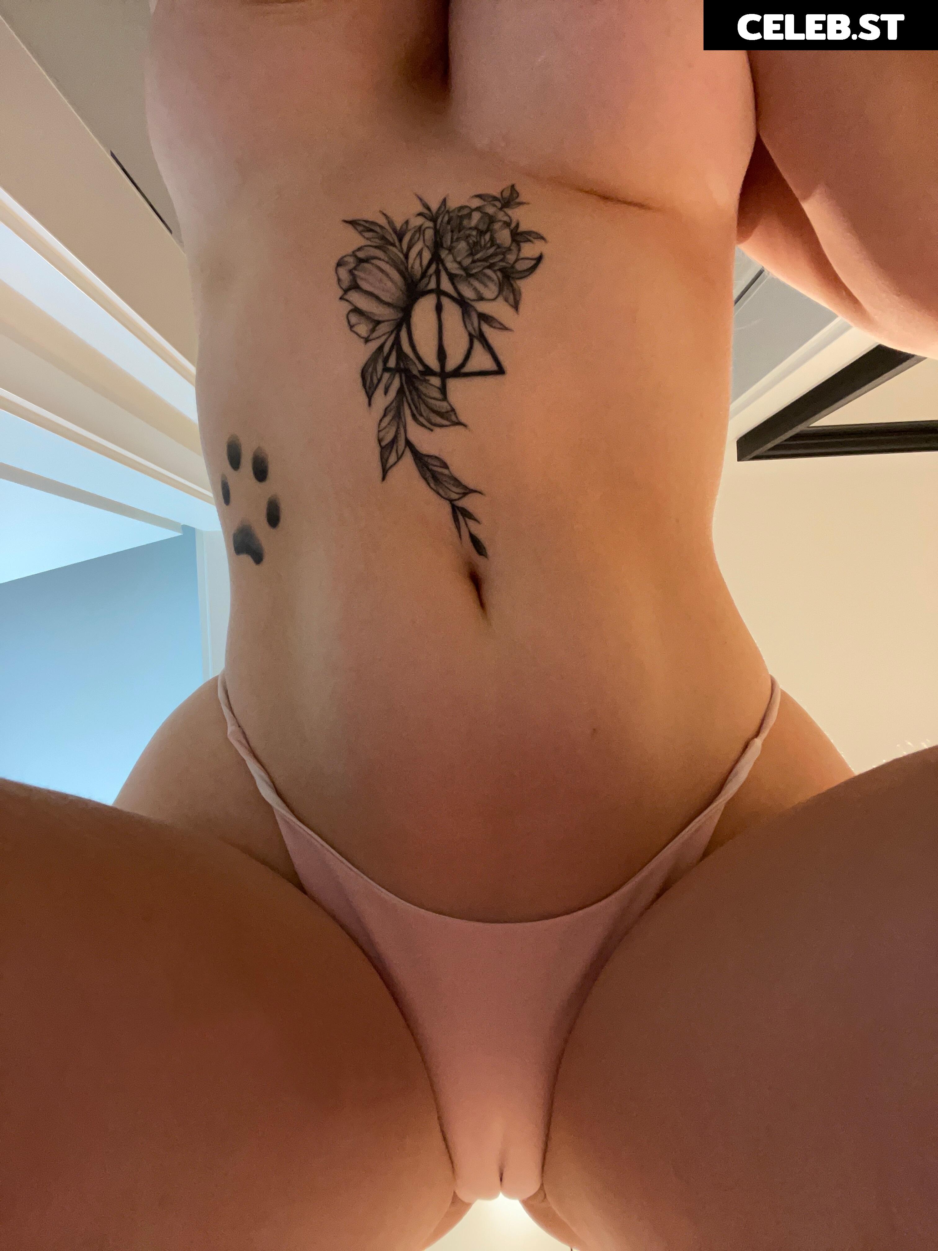 Feliz R. Nicole Image 3102175