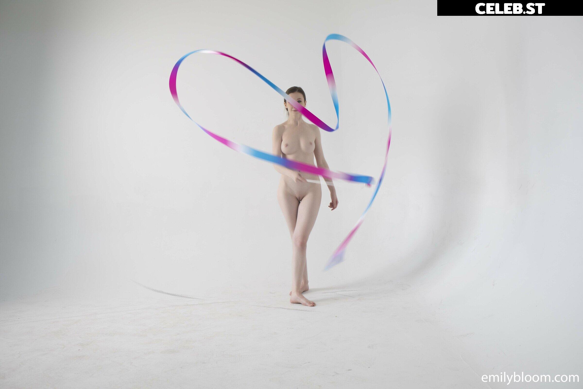 Emily Bloom Image 3287211