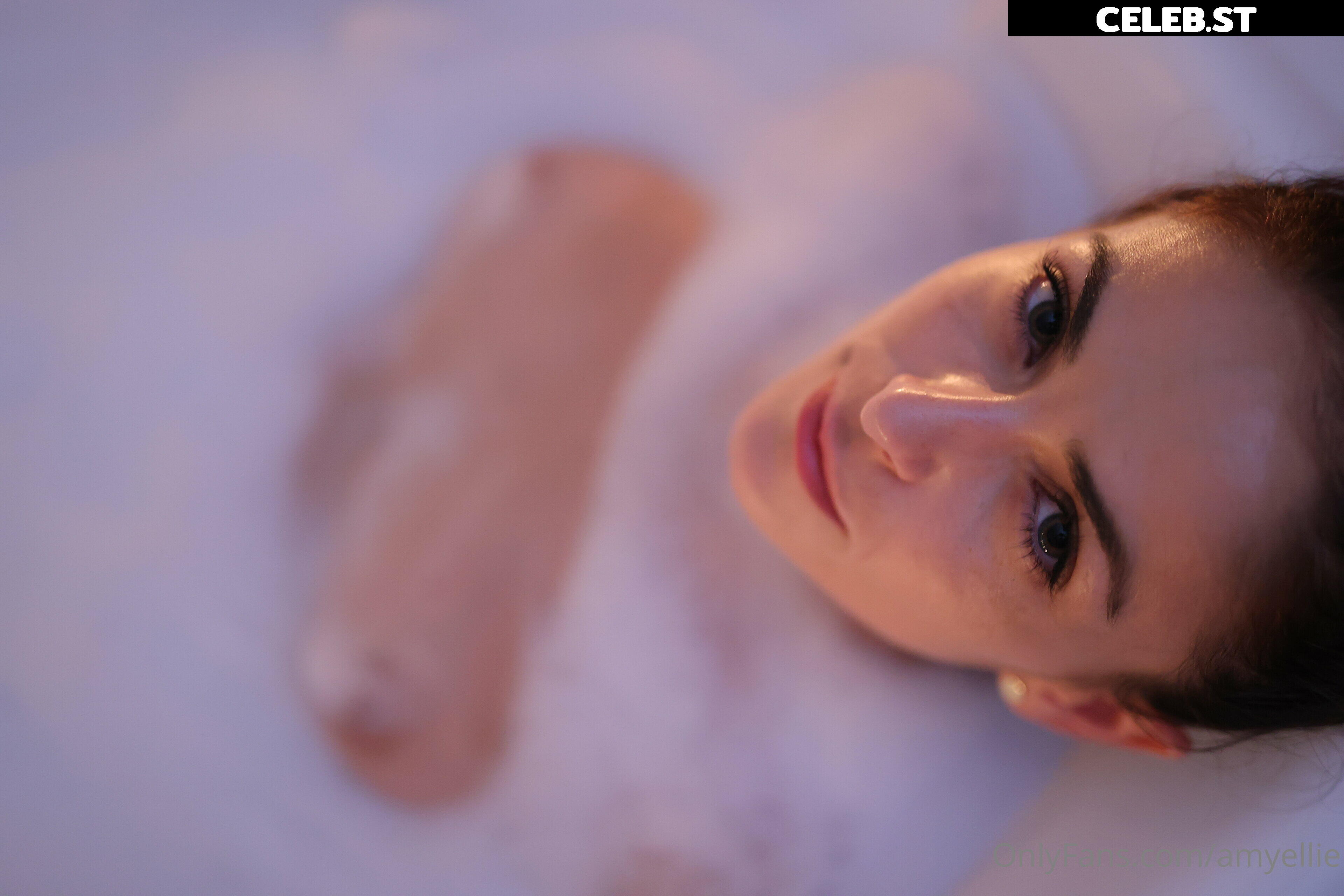 Julyana Image 324202