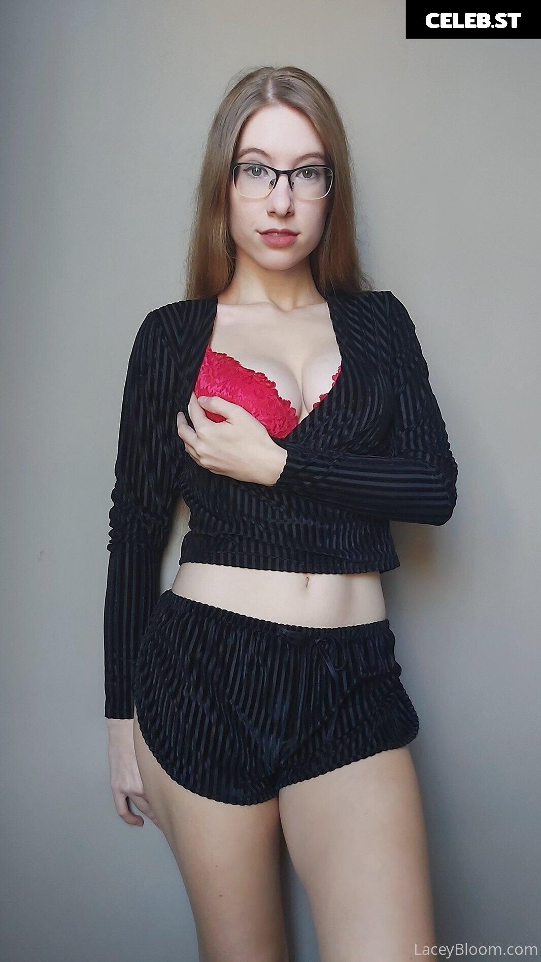Lacey Bloom Image 320655