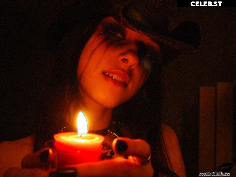 Liz Vicious Image 3206195