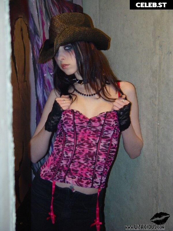 Liz Vicious Image 3206049
