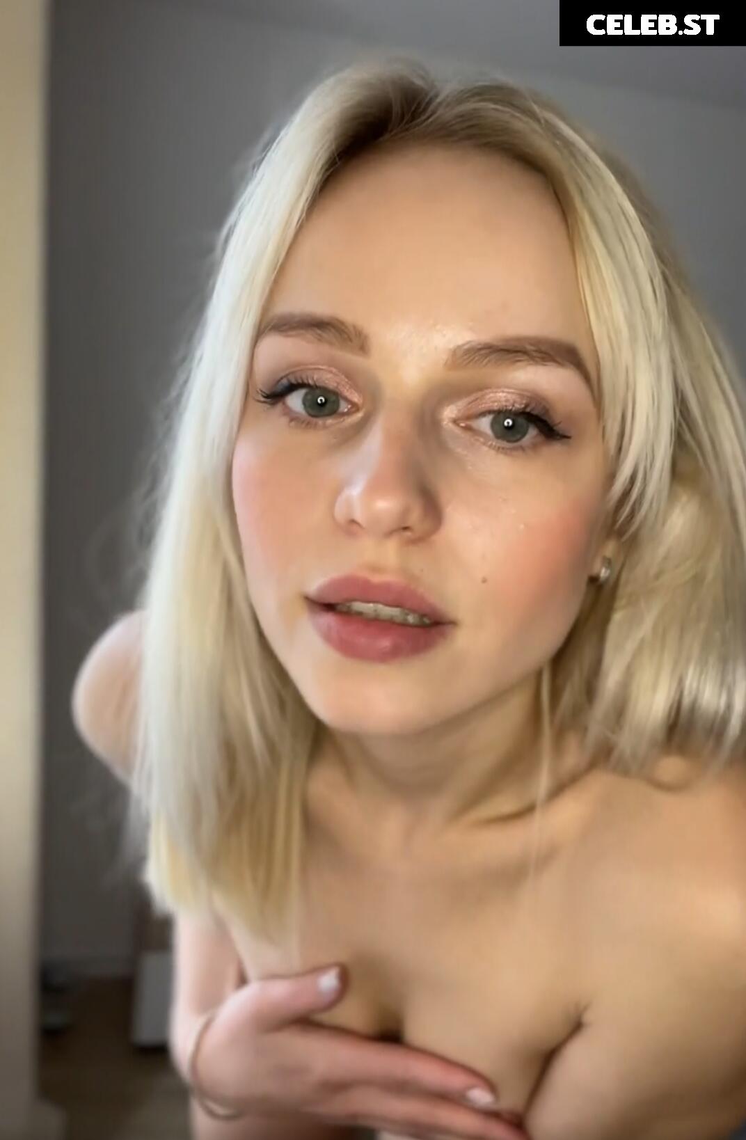 Alexa Gray Image 338367