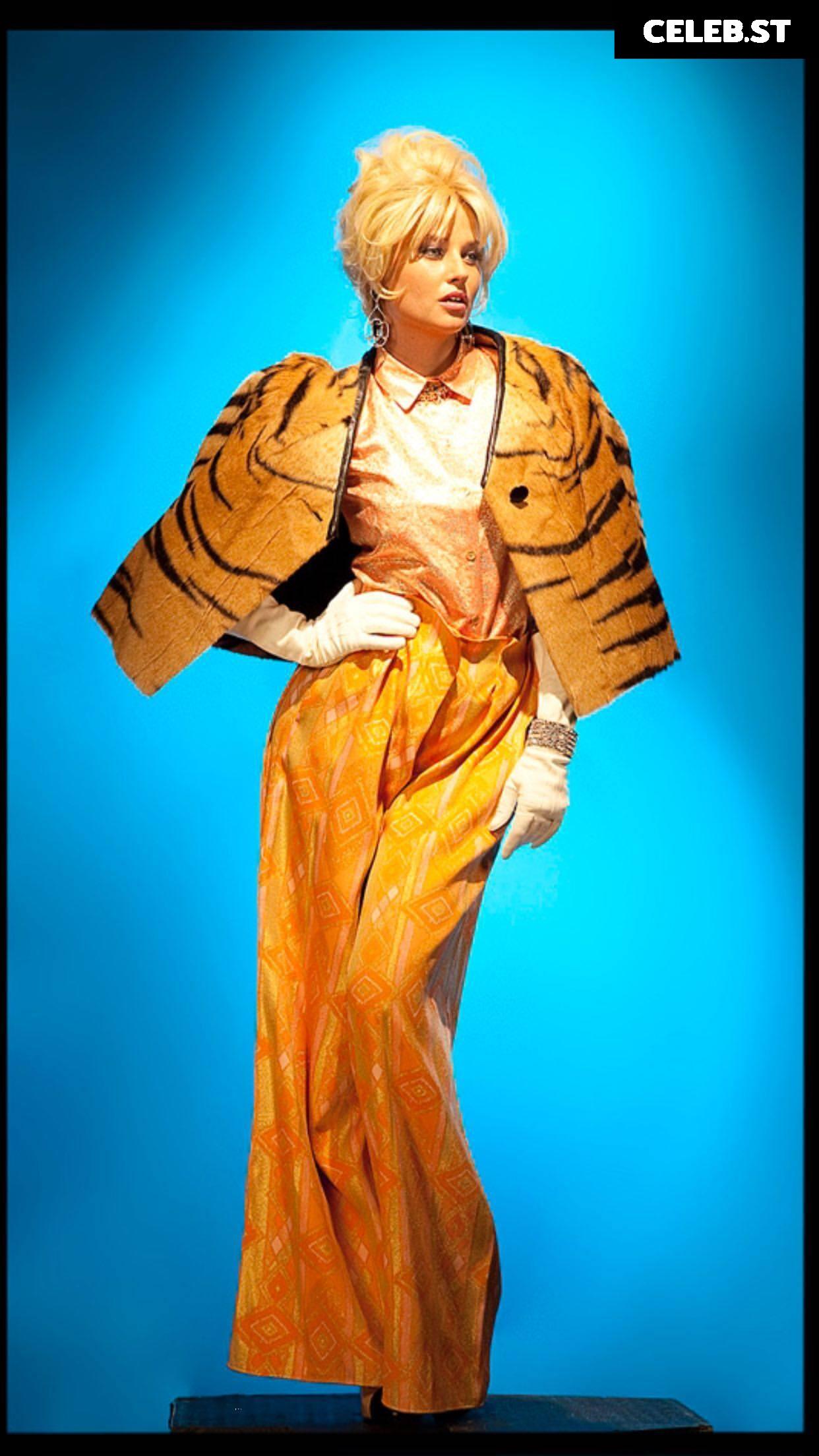 Genevieve Morton Image 3377446