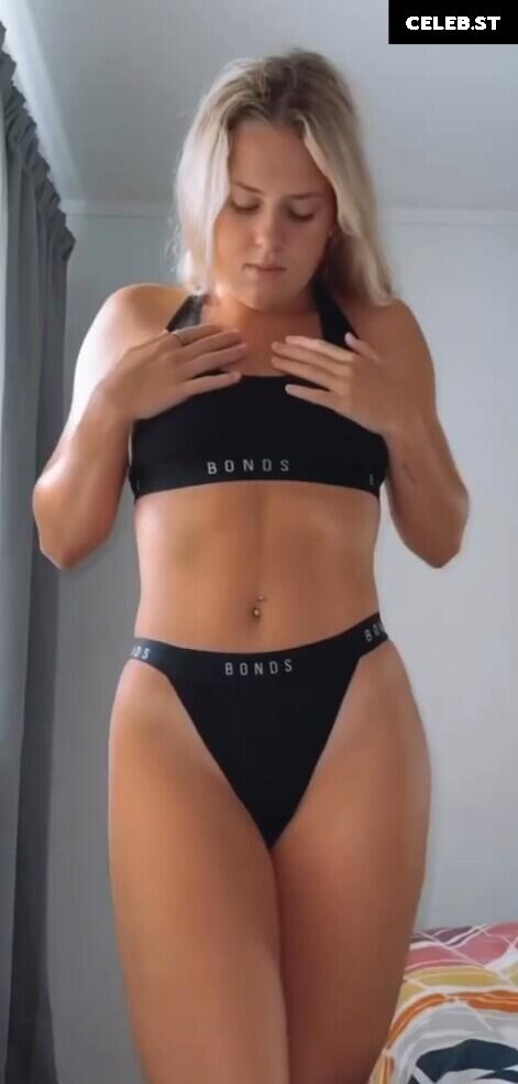 Phoebe Harris Image 3377983