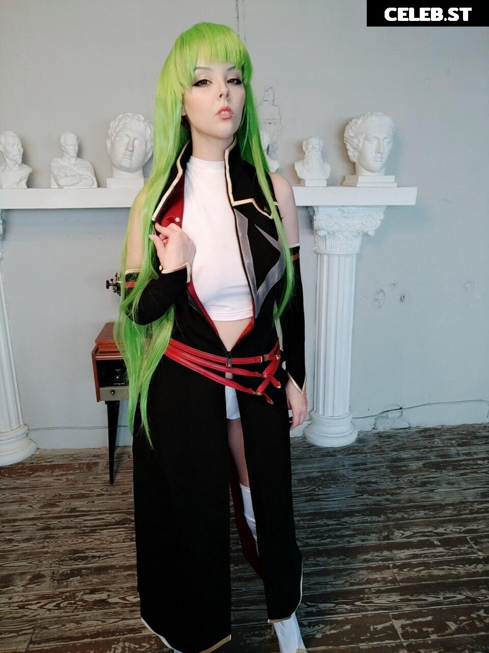 Helly Valentine Image 3354251