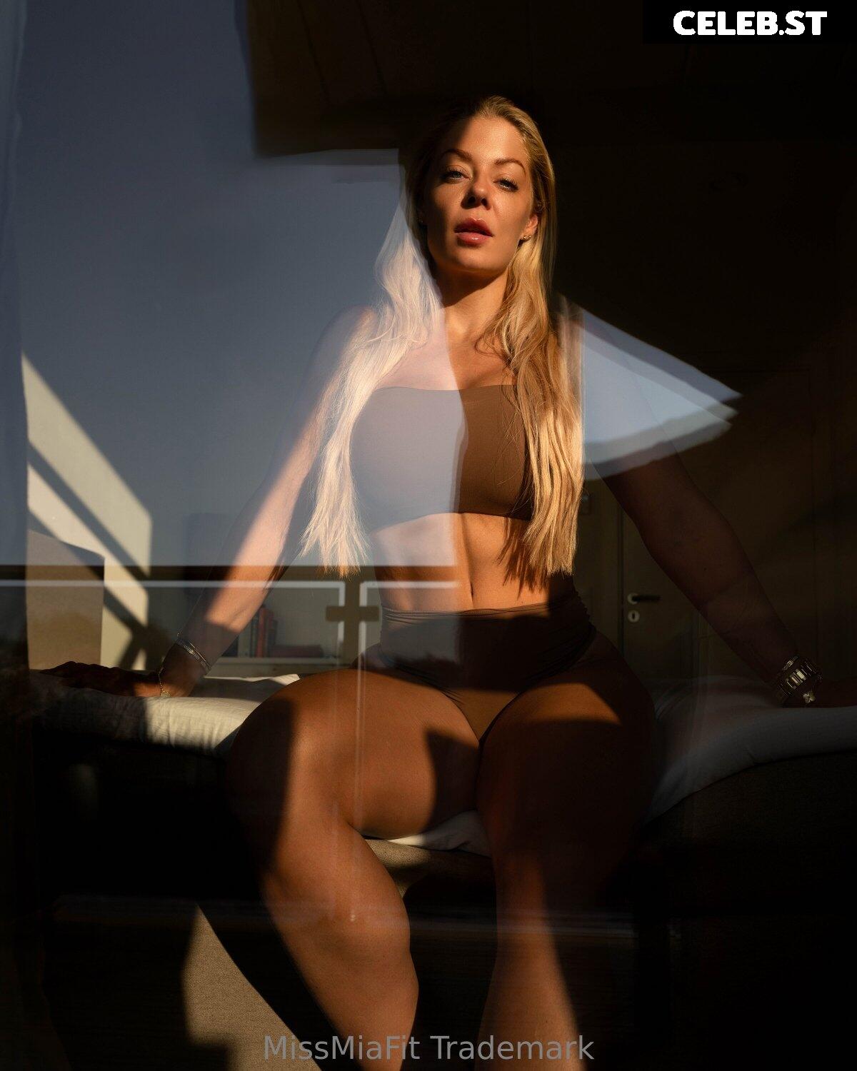 Mia Sand Image 3316610