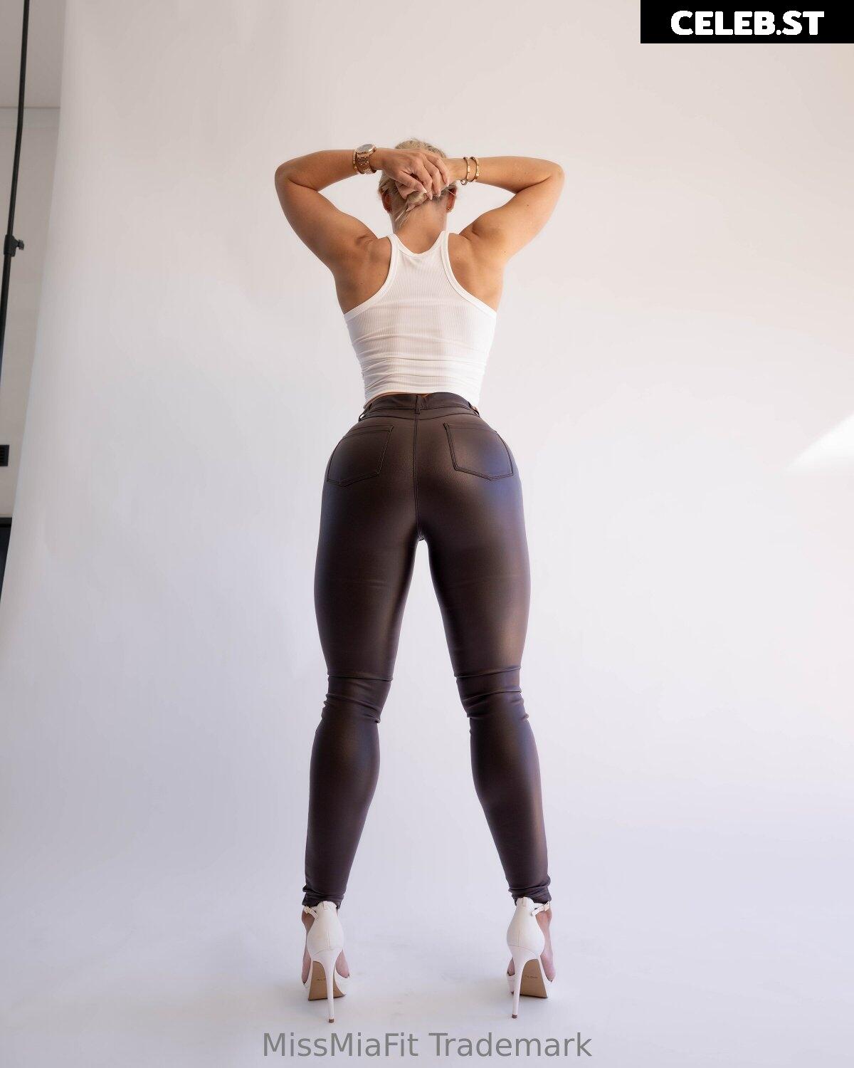 Mia Sand Image 3314543