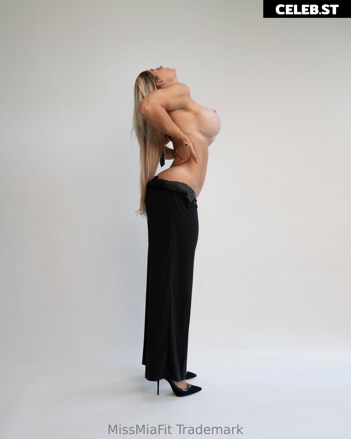Mia Sand Image 3312762