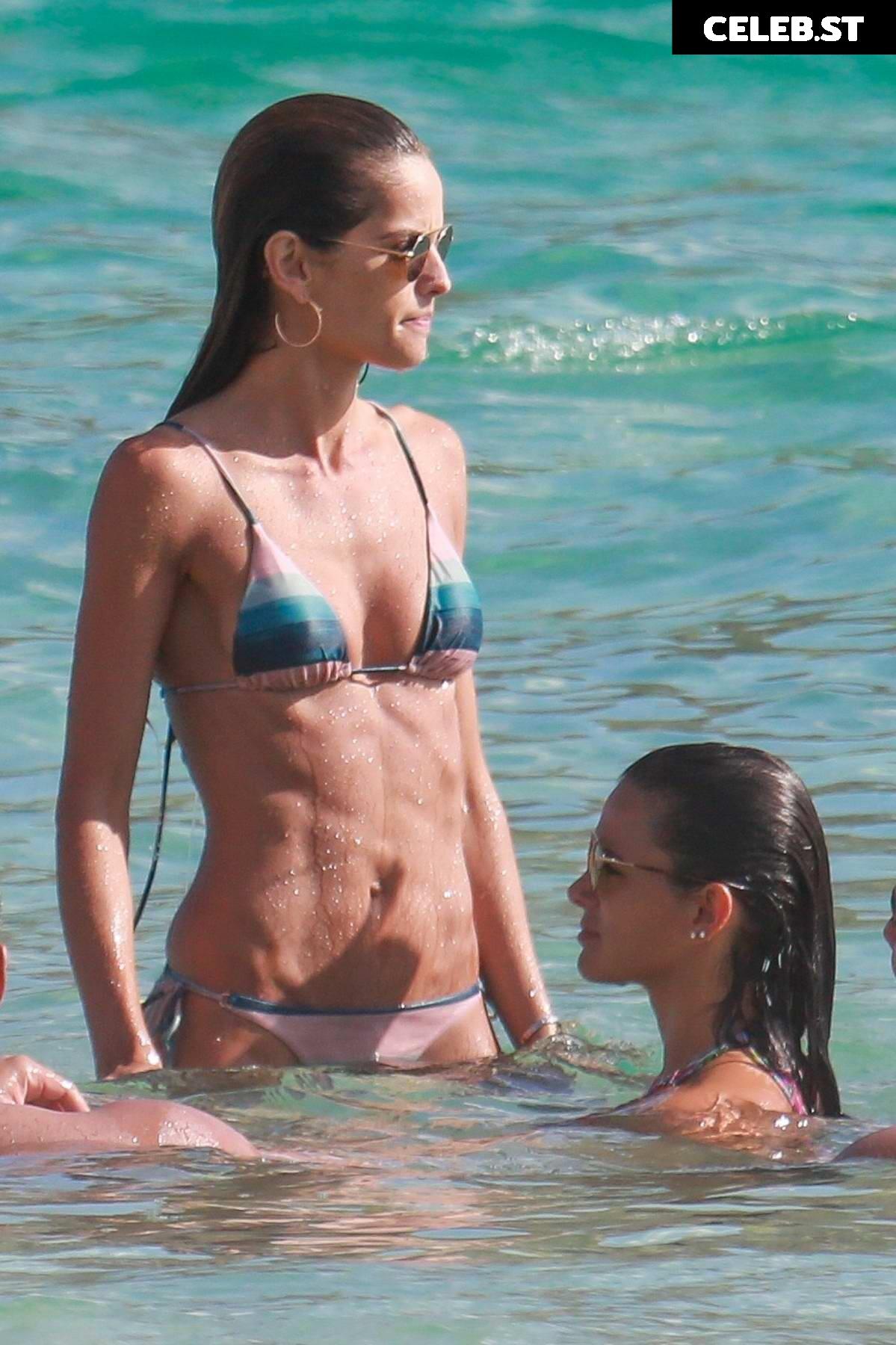 Izabel Goulart Image 3306595