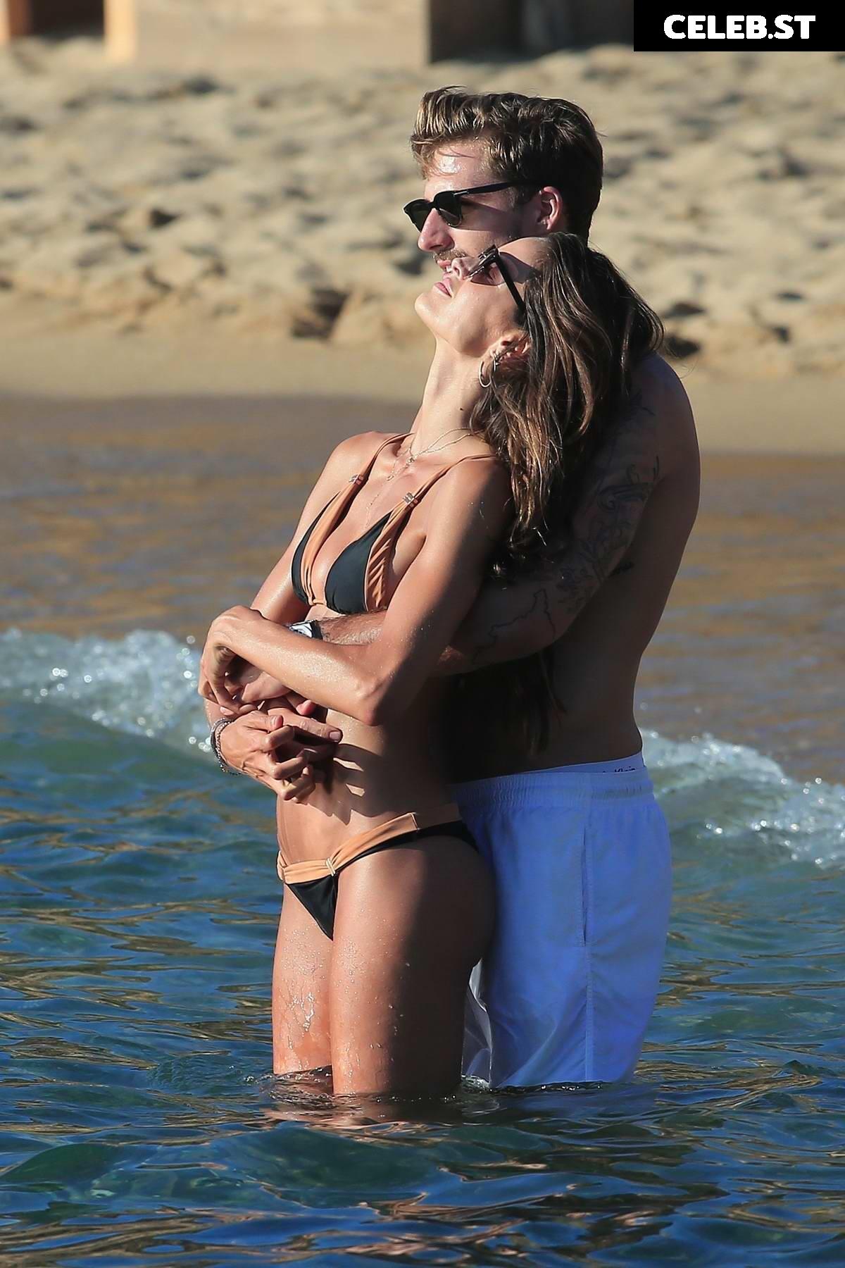 Izabel Goulart Image 3306635