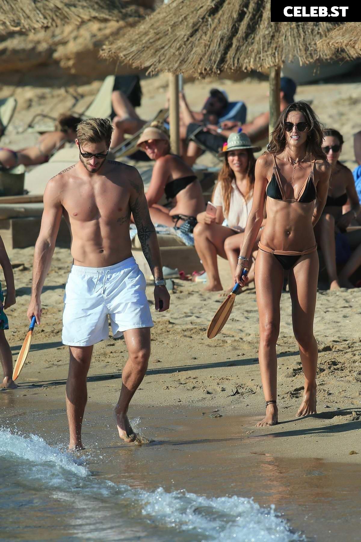 Izabel Goulart Image 3306626