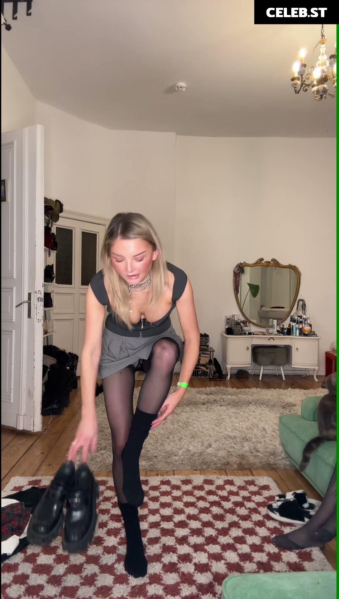 Julia Wulf Image 3302021