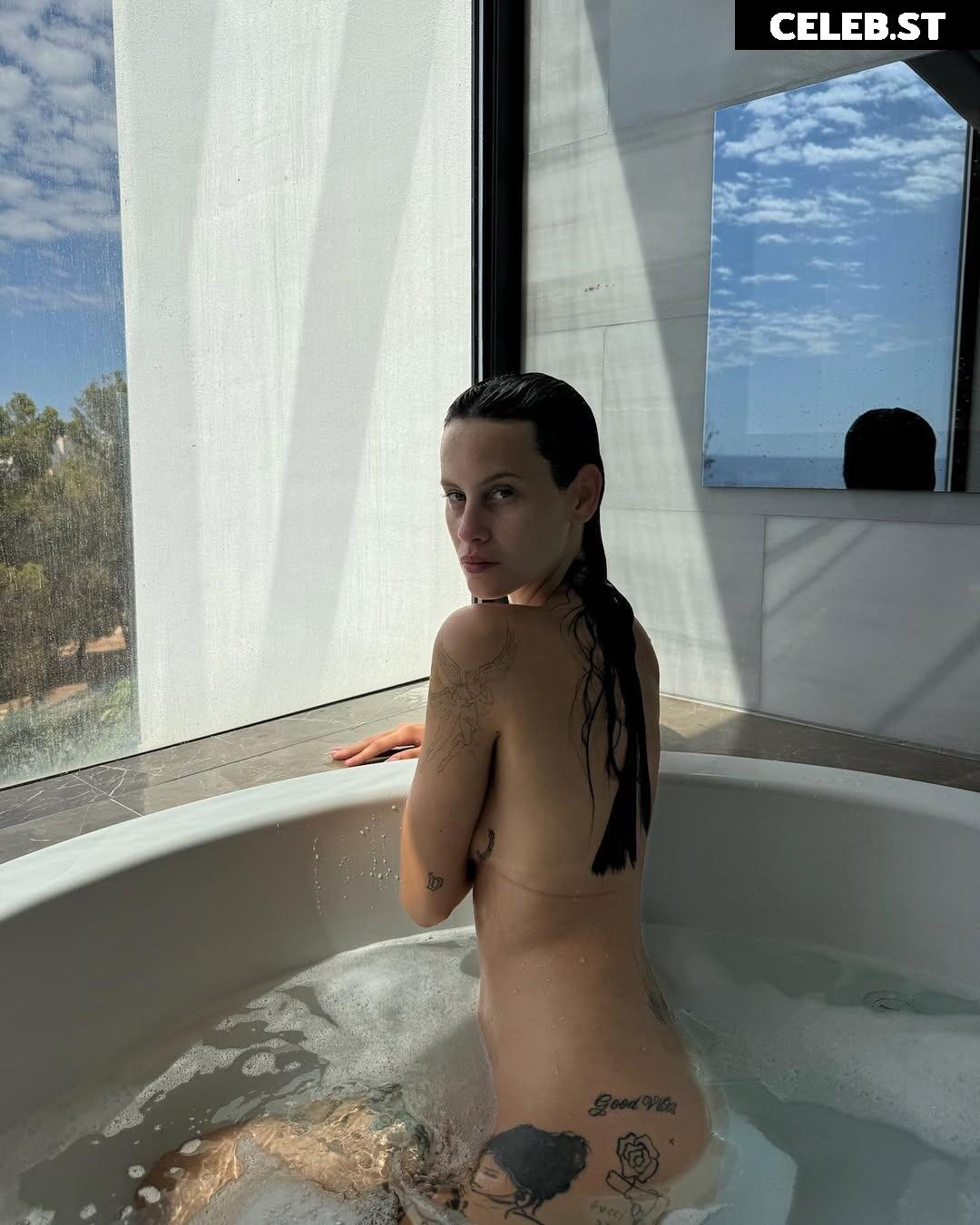 Milena Smit Image 3300553