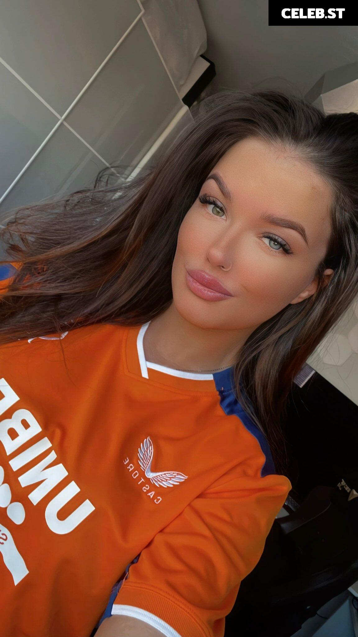 Sophie Crawley / sophhcx Image 3862896