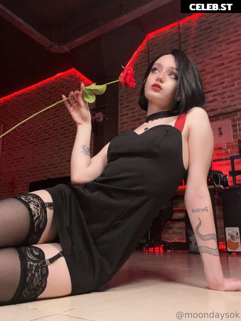 Moondays Image 3847132