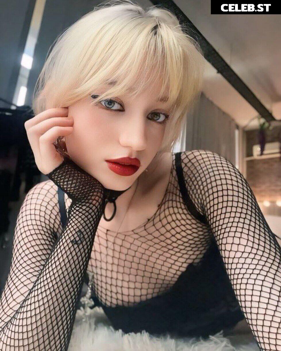 Moondays Image 3844975