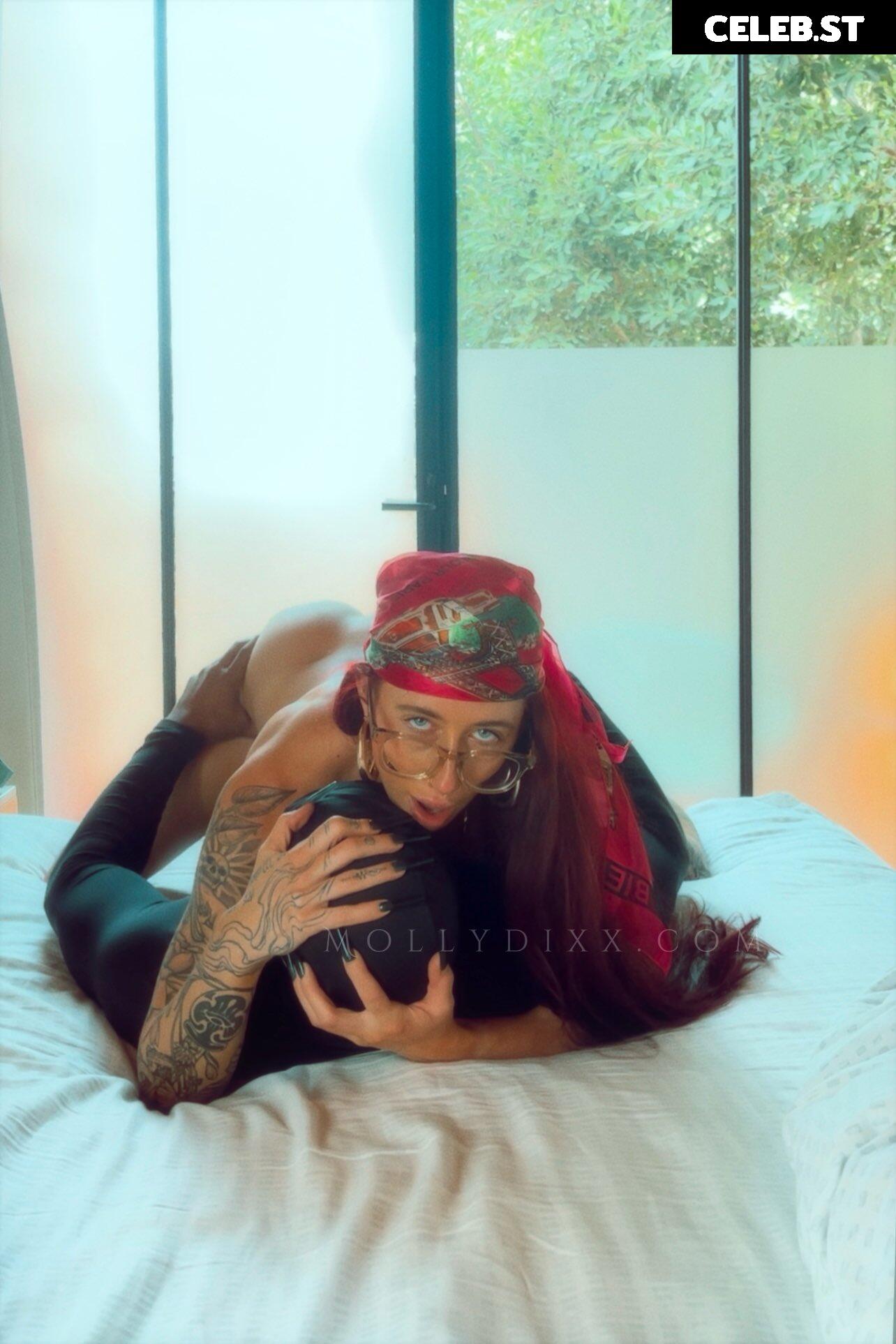 Molly Dixx Image 3831023