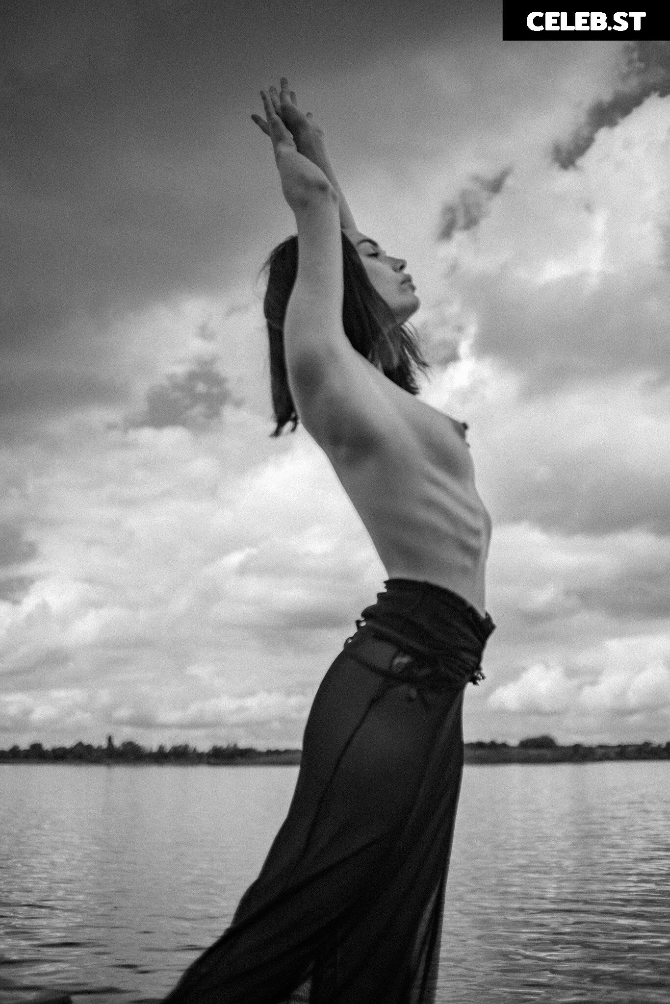 Mrs._Redhead Image 383130