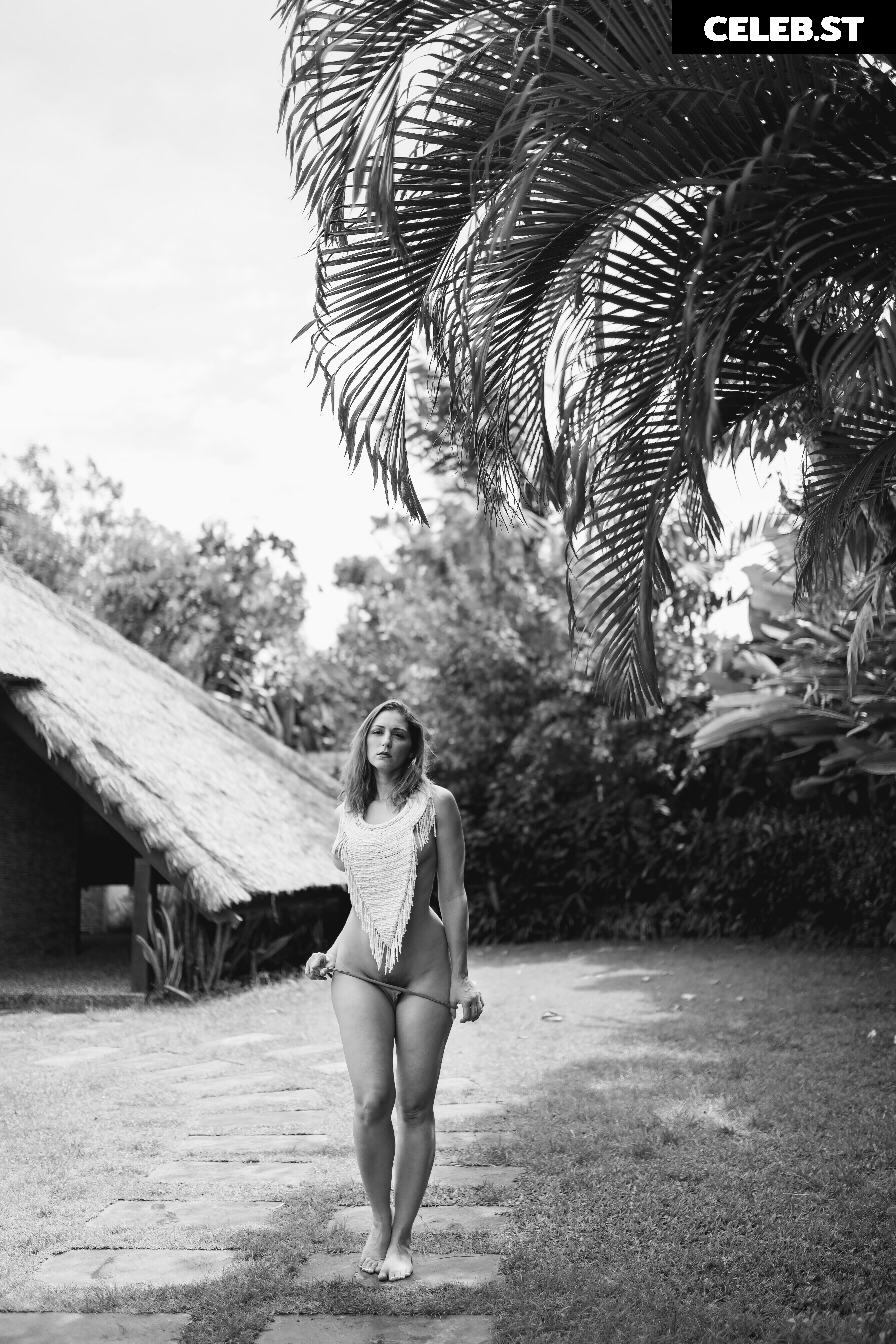 Carlotta Champagne Image 3806009