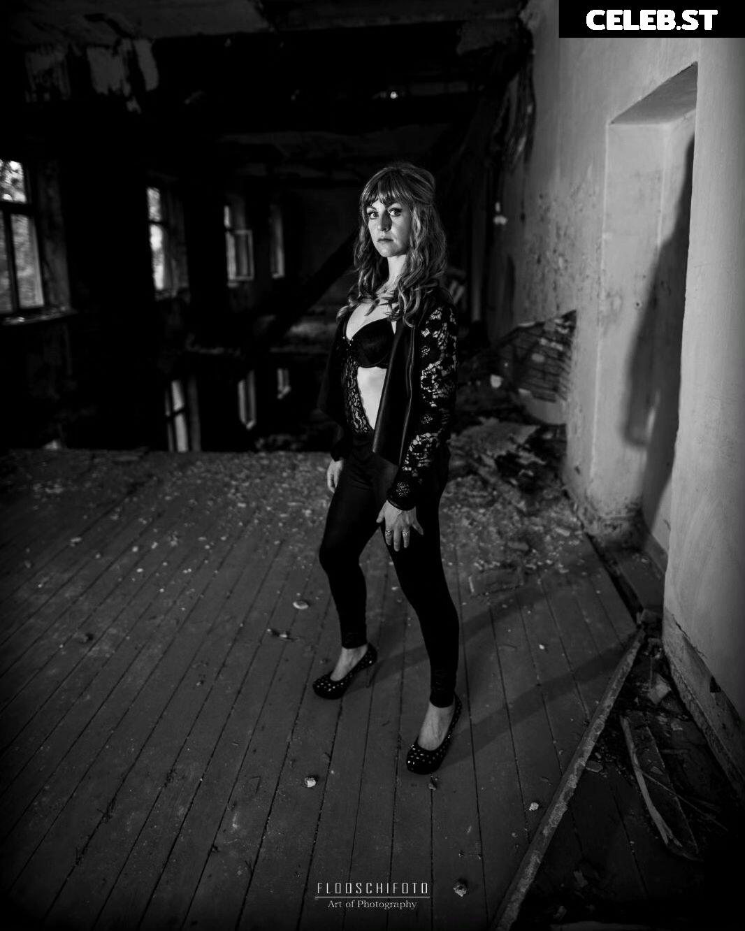 colle_ct.moments / model_mom Image 380915