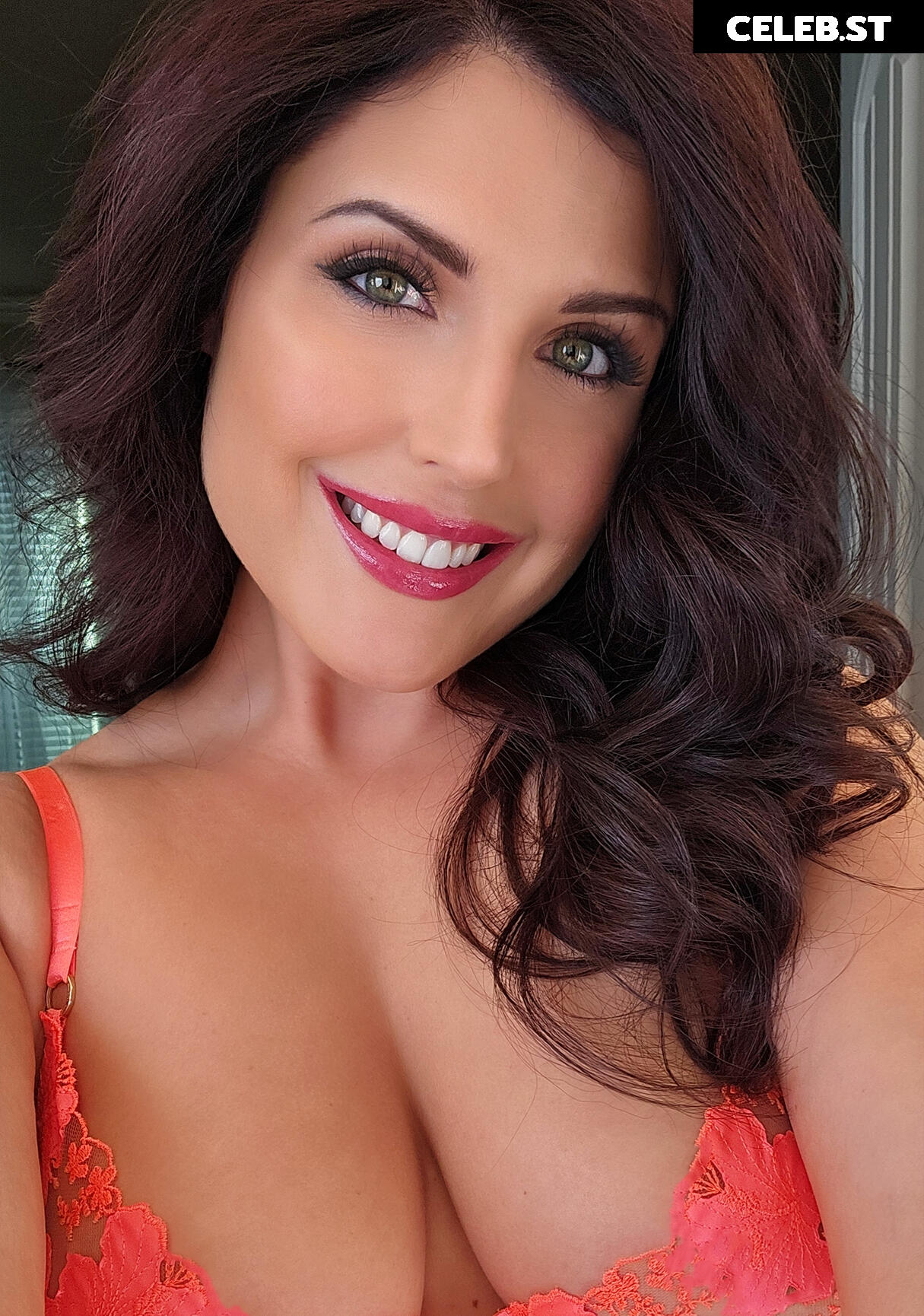 Elizabeth Monarch Image 399601