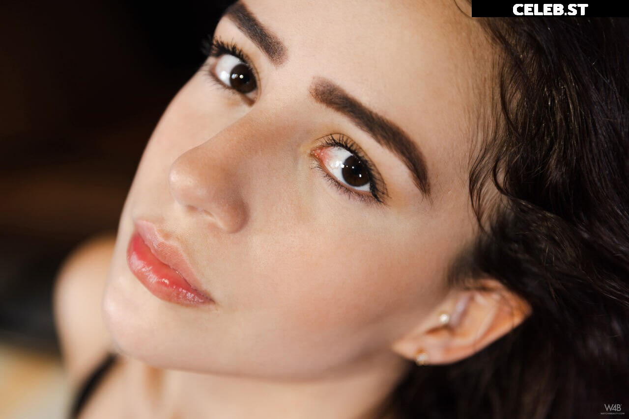 Nia Velez Image 3994693