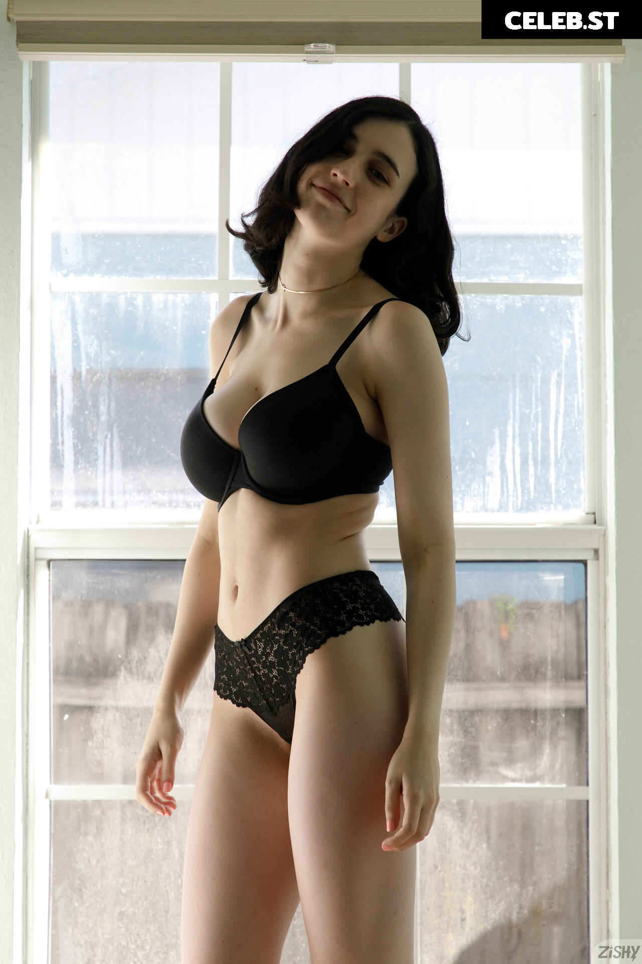 Giulia Wylde | Neon_Felix Image 3980868