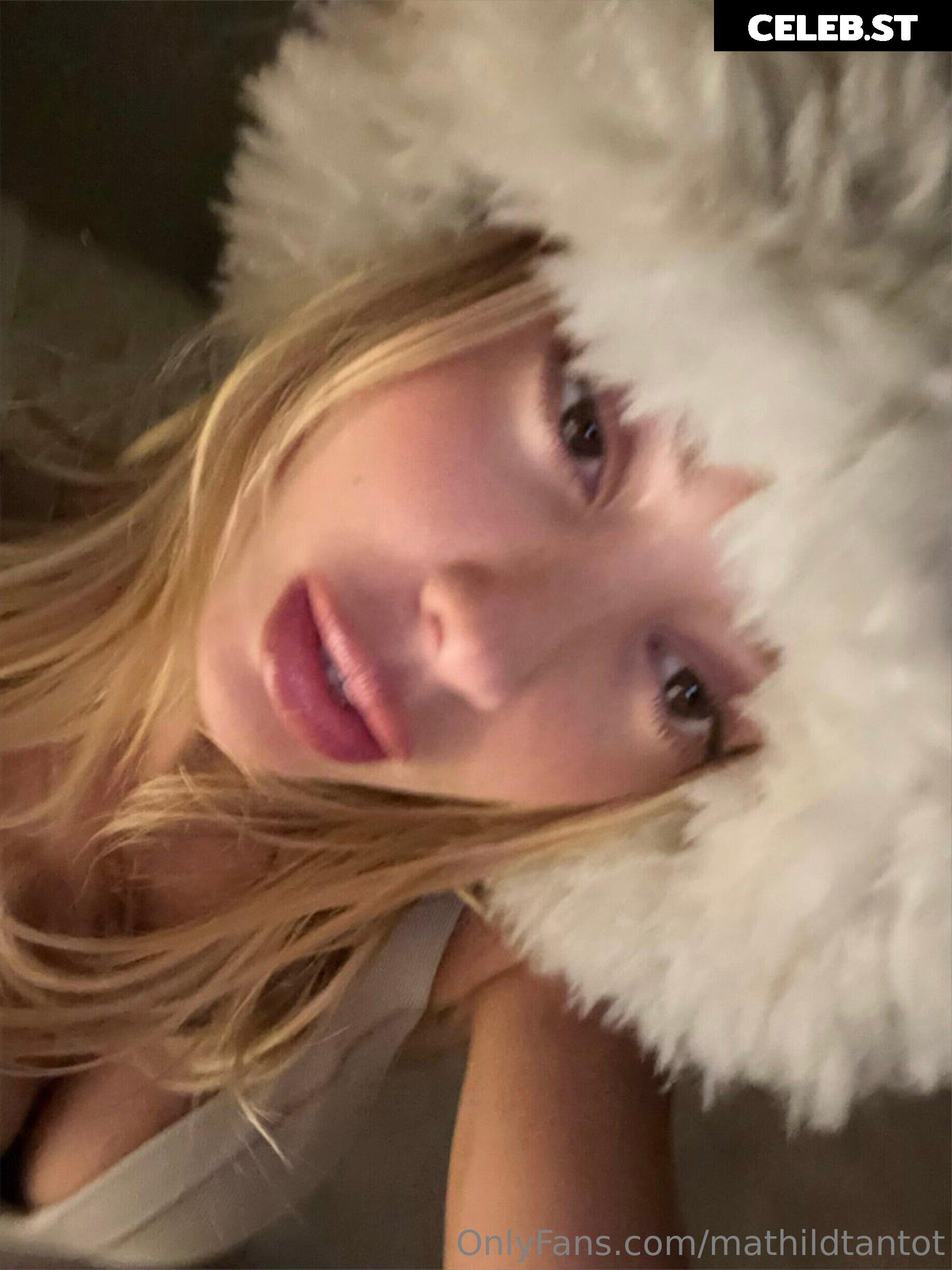 Tantot Twins - Pauline (@popstantot) &amp; Mathilde (@mathildtantot) Image 3977936