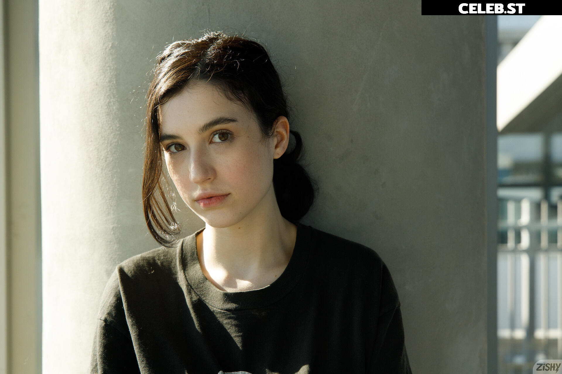 Giulia Wylde | Neon_Felix Image 3972765