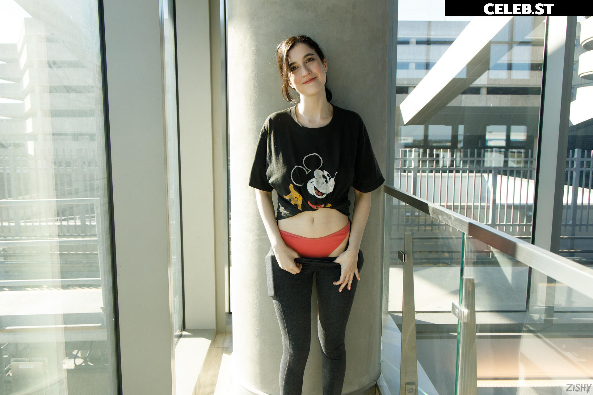 Giulia Wylde | Neon_Felix Image 3973173