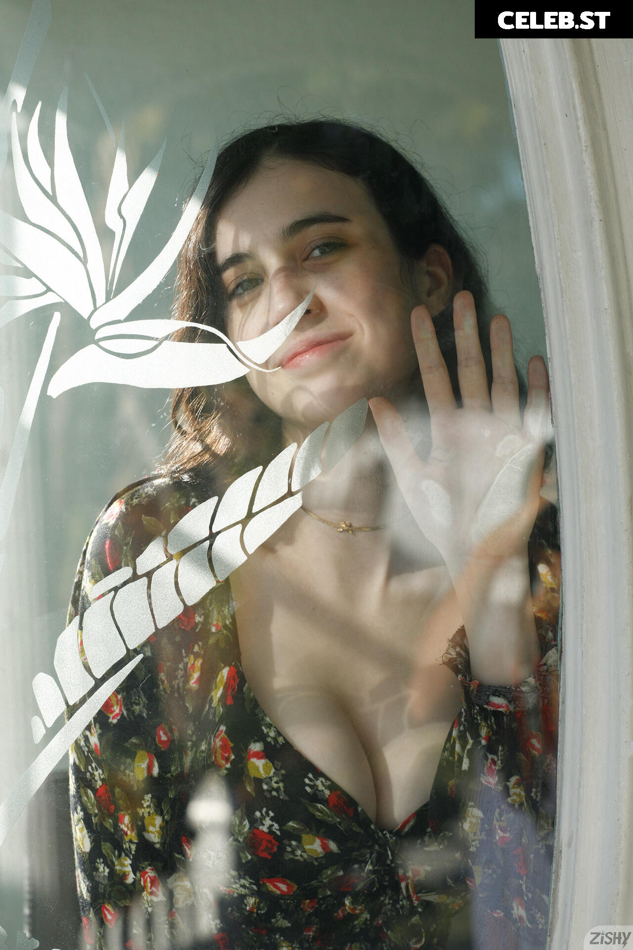 Giulia Wylde | Neon_Felix Image 3979515