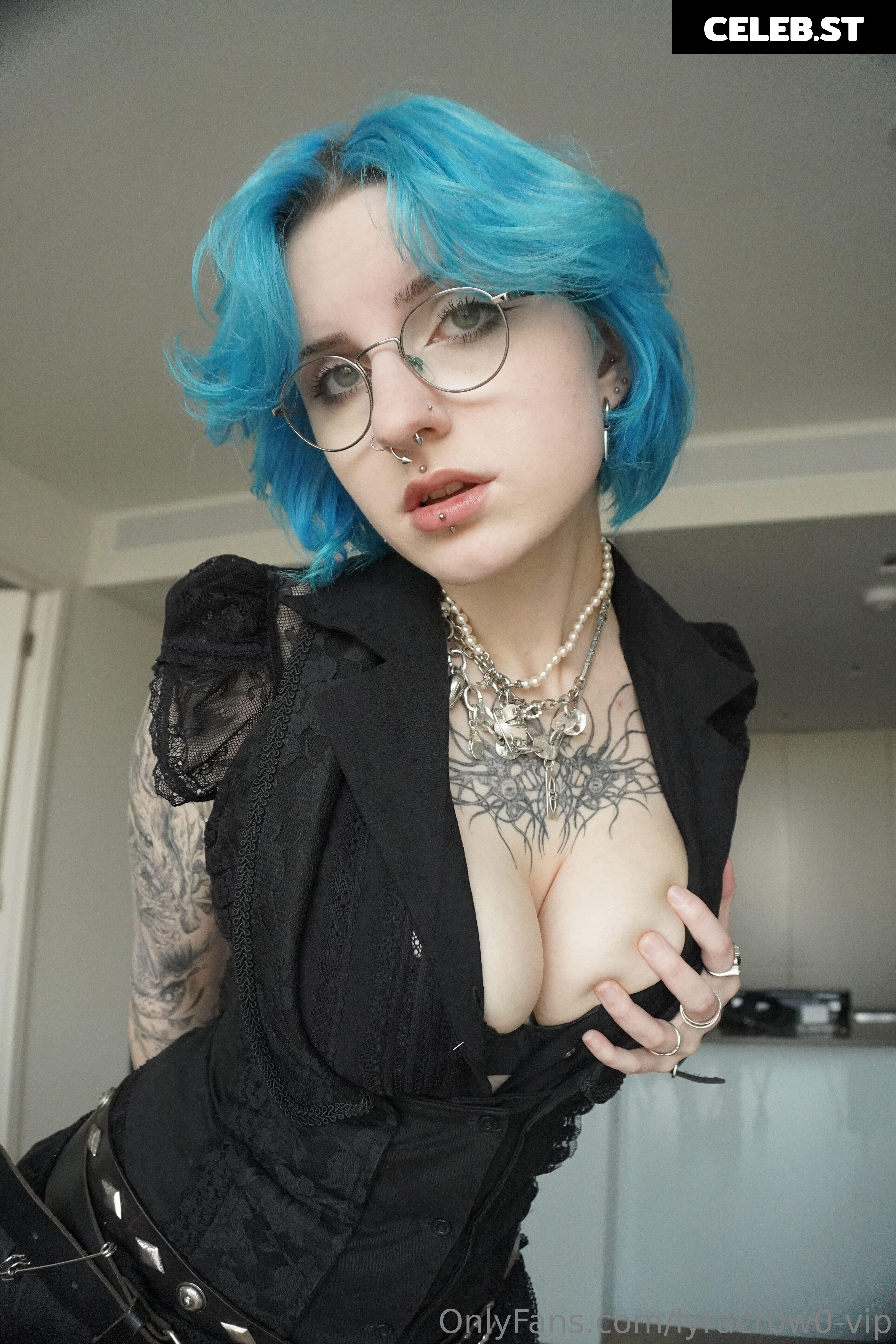 Lyra Crow | lyracr0w0 Image 3978510