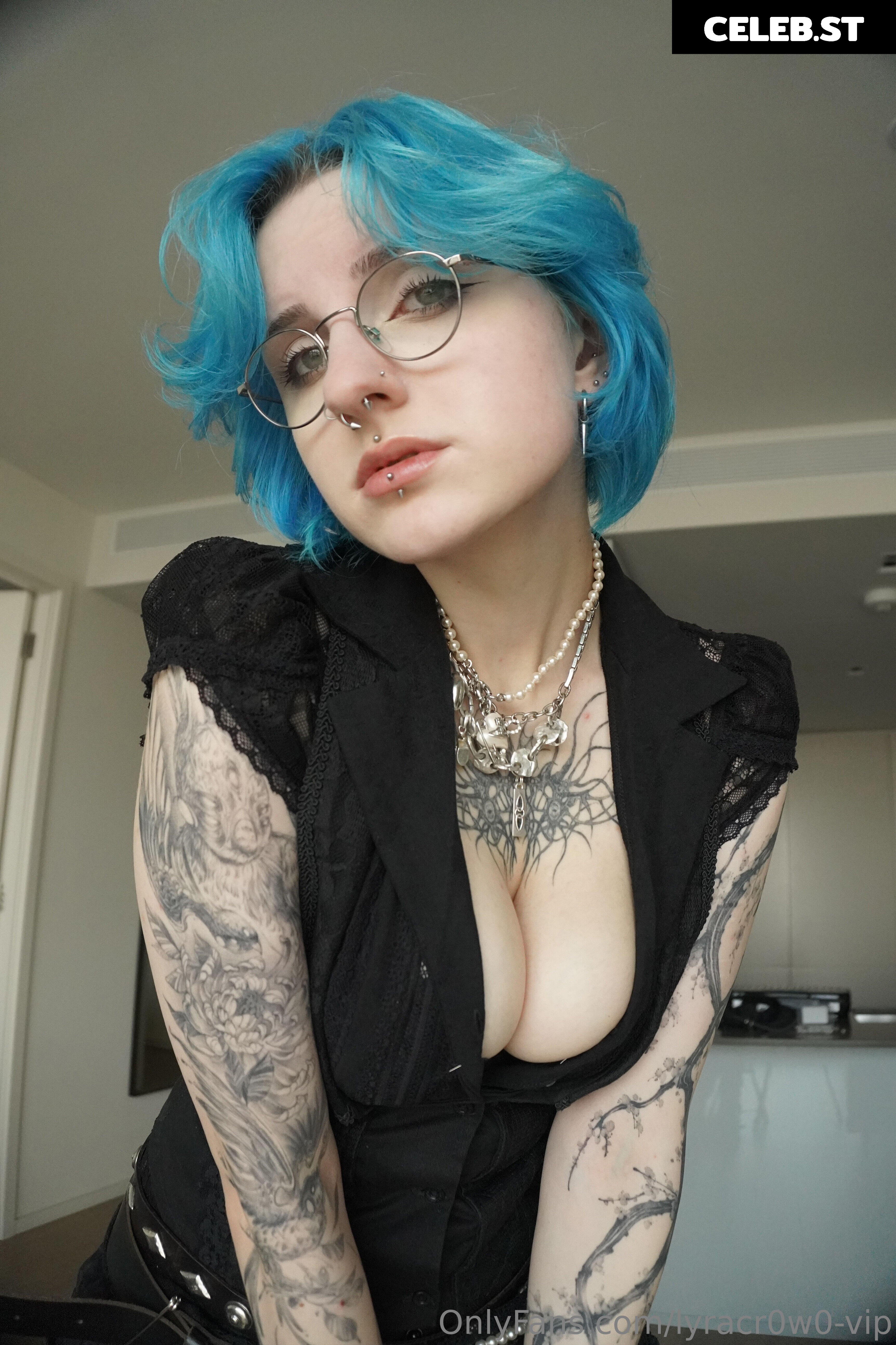 Lyra Crow | lyracr0w0 Image 3978349