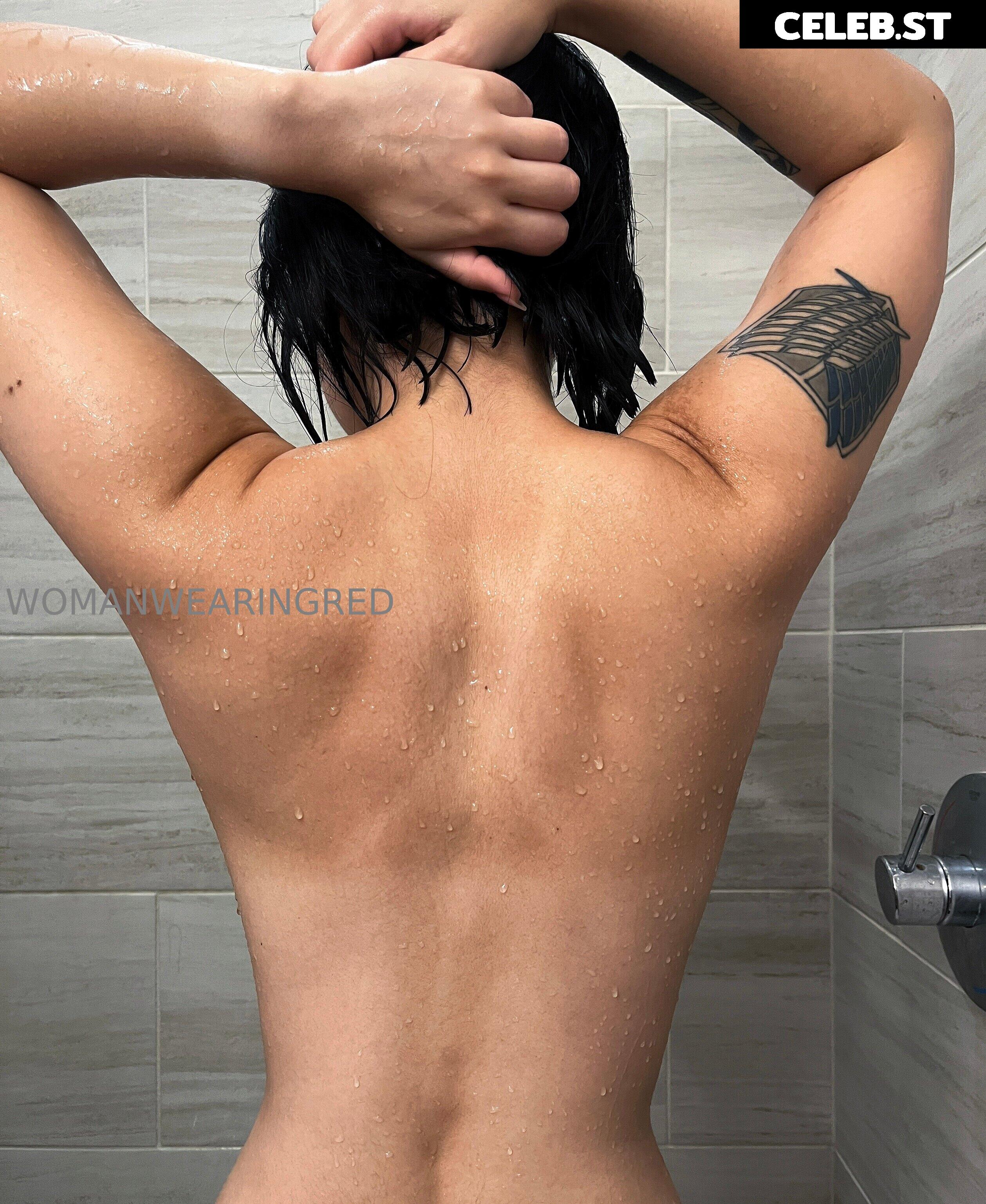 womanwearingred / Buffbunnymika / Buffbunbun Image 3978327