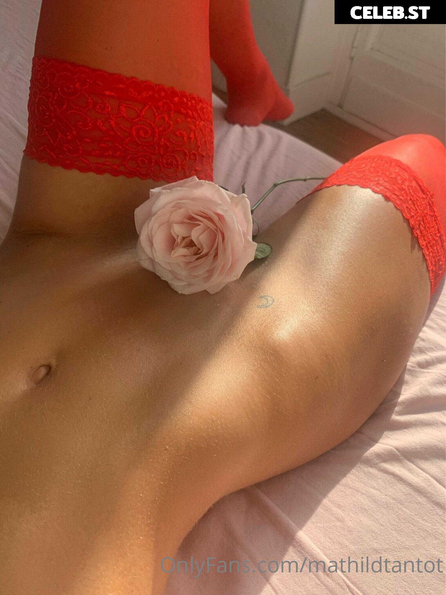 Tantot Twins - Pauline (@popstantot) &amp; Mathilde (@mathildtantot) Image 3961777