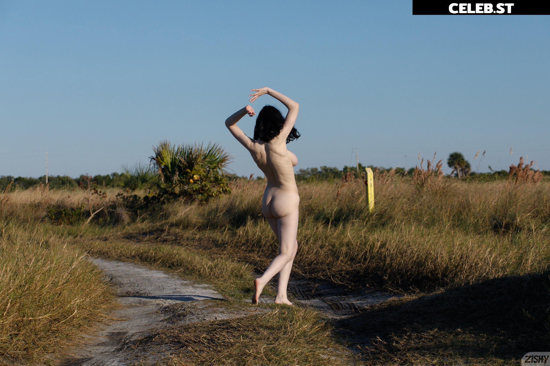 Giulia Wylde | Neon_Felix Image 3968590