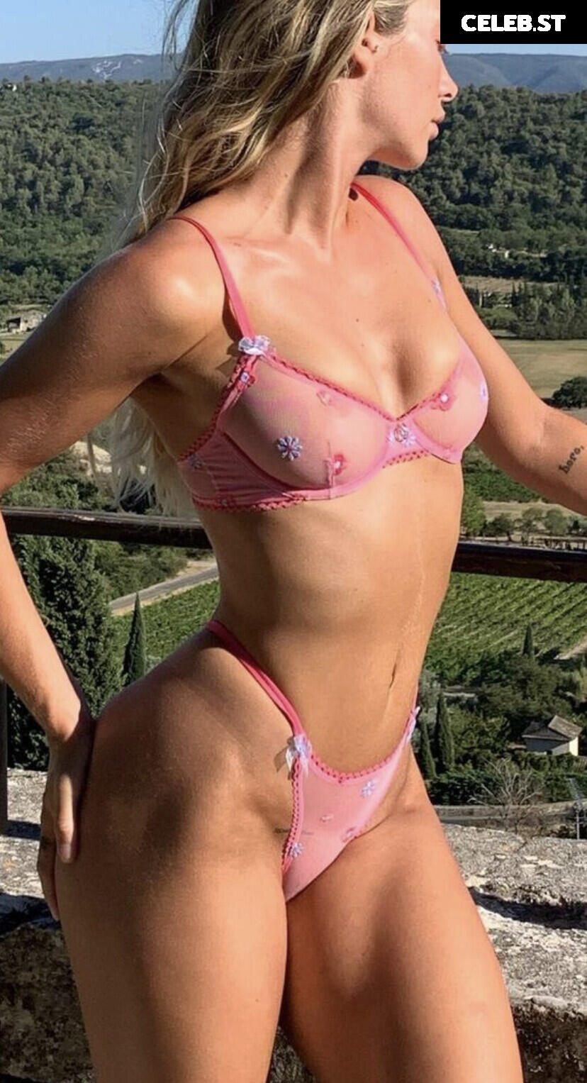 Tantot Twins - Pauline (@popstantot) &amp; Mathilde (@mathildtantot) Image 3952854