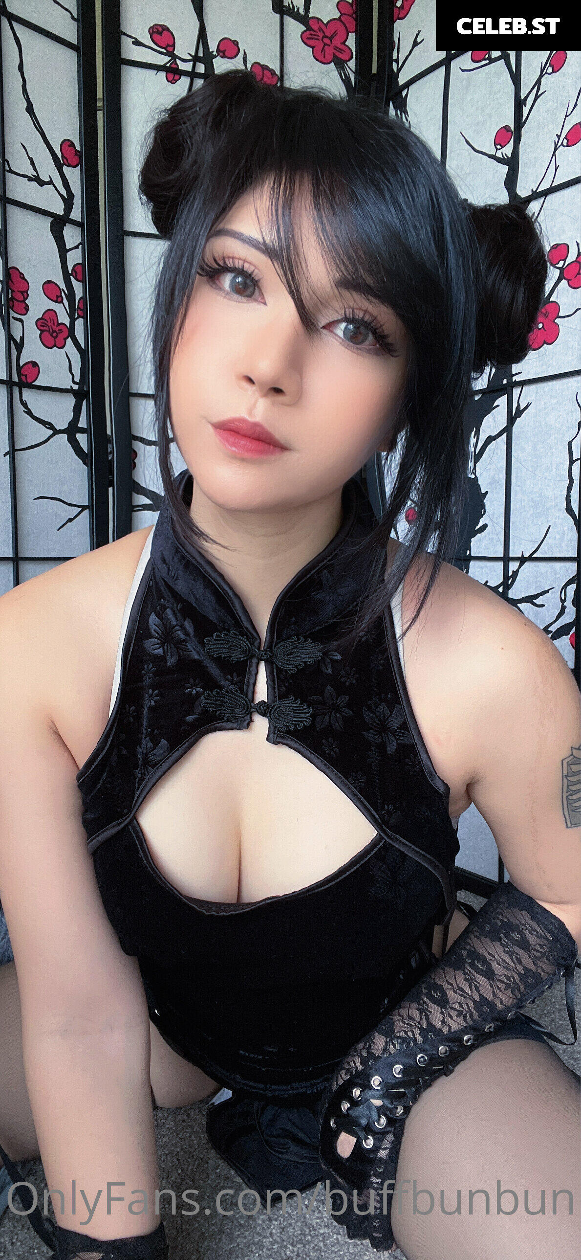 womanwearingred / Buffbunnymika / Buffbunbun Image 3946036