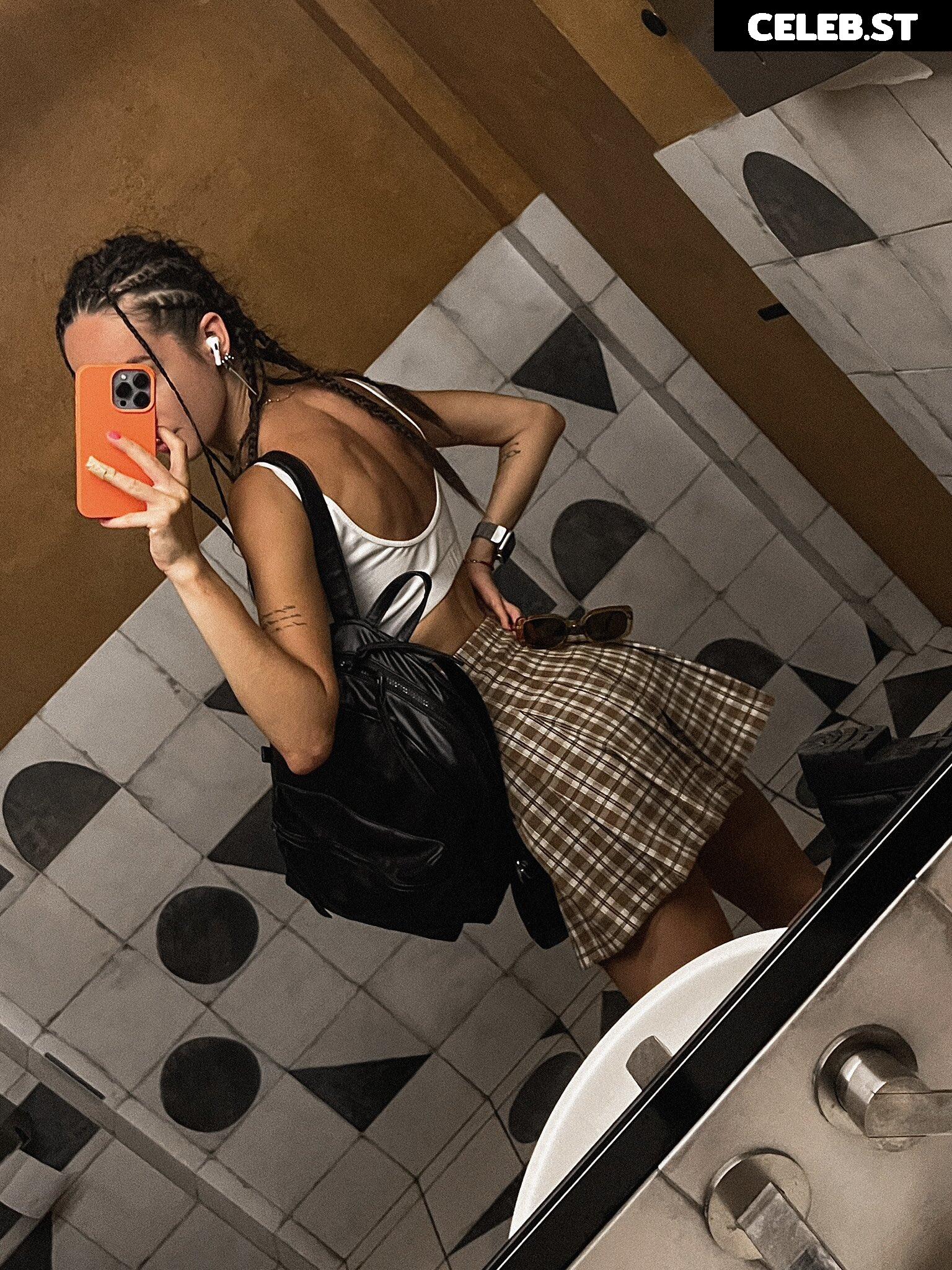 pretylittlething Image 3947503