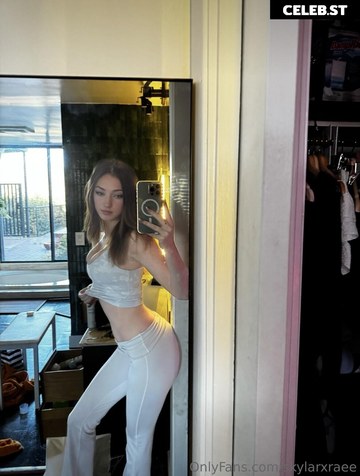 Lacy Lotus - Skylarxrae Image 3941713