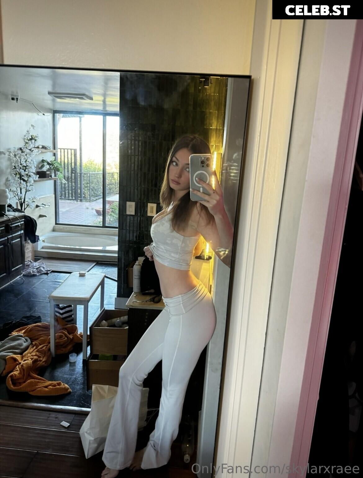 Lacy Lotus - Skylarxrae Image 3941703