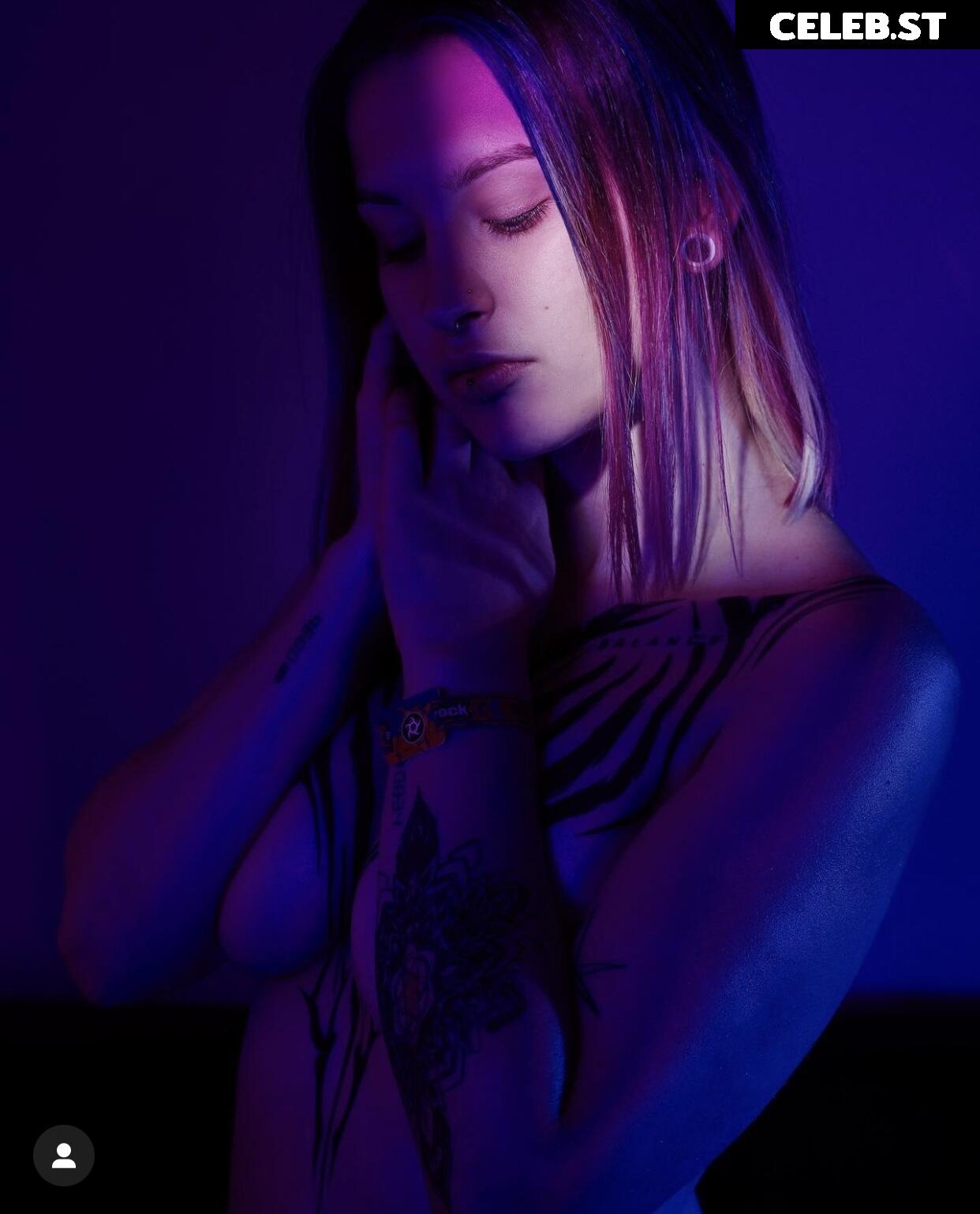 Liz Tyrious Image 390185