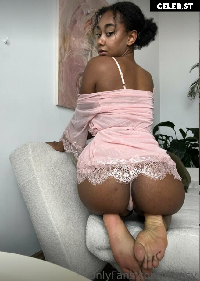 llleasy/elizabeth anorue Image 3902957